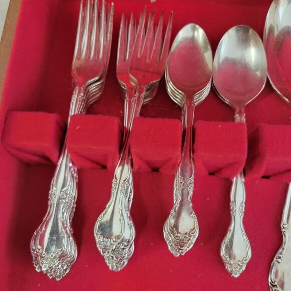 Oneida Community AFFECTION Silverplate Flatware 45 Pieces + McGraw Case … - Picture 12 of 15